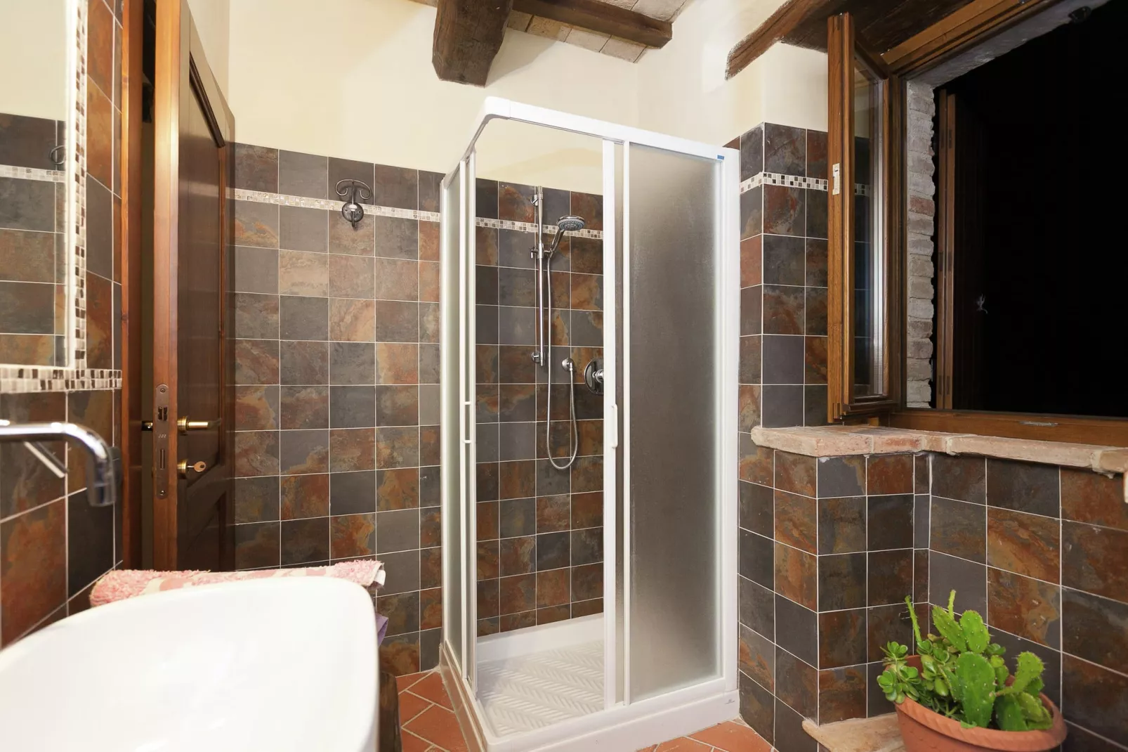 Sole-Bathroom
