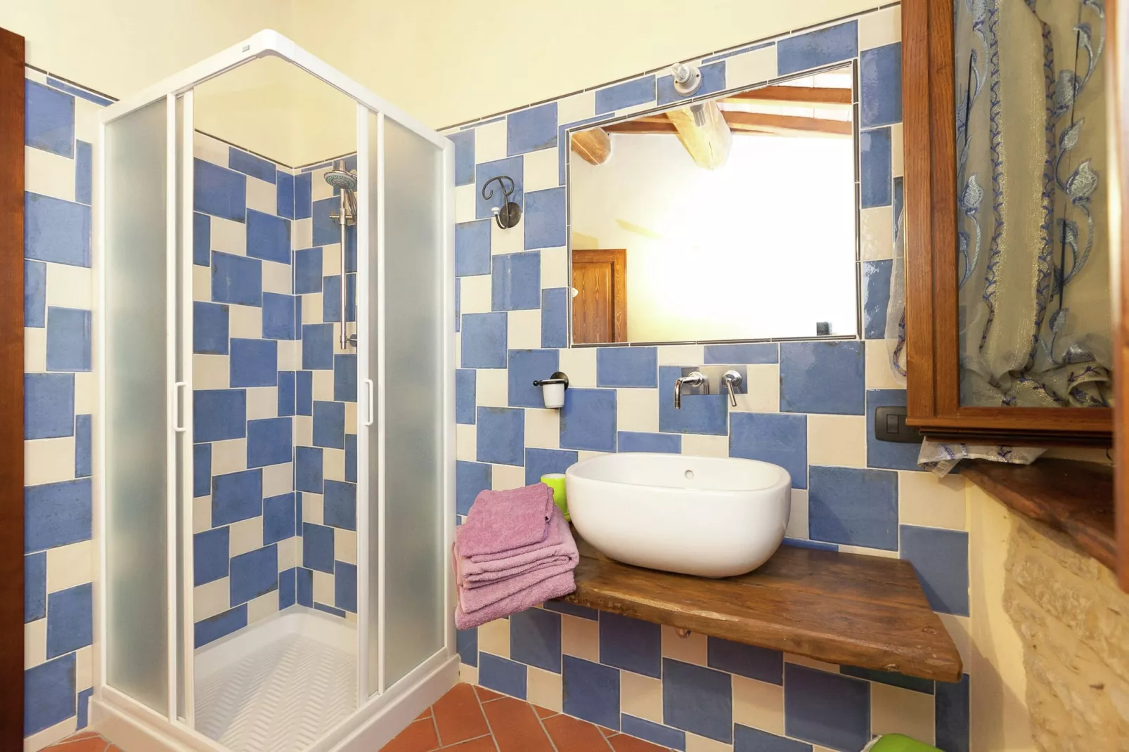 Sole-Bathroom