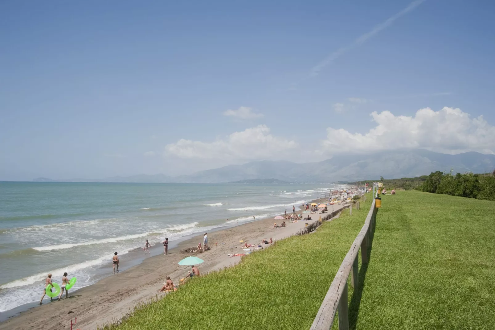 Baia Domizia Villaggio Camping C2-Areas summer 1km