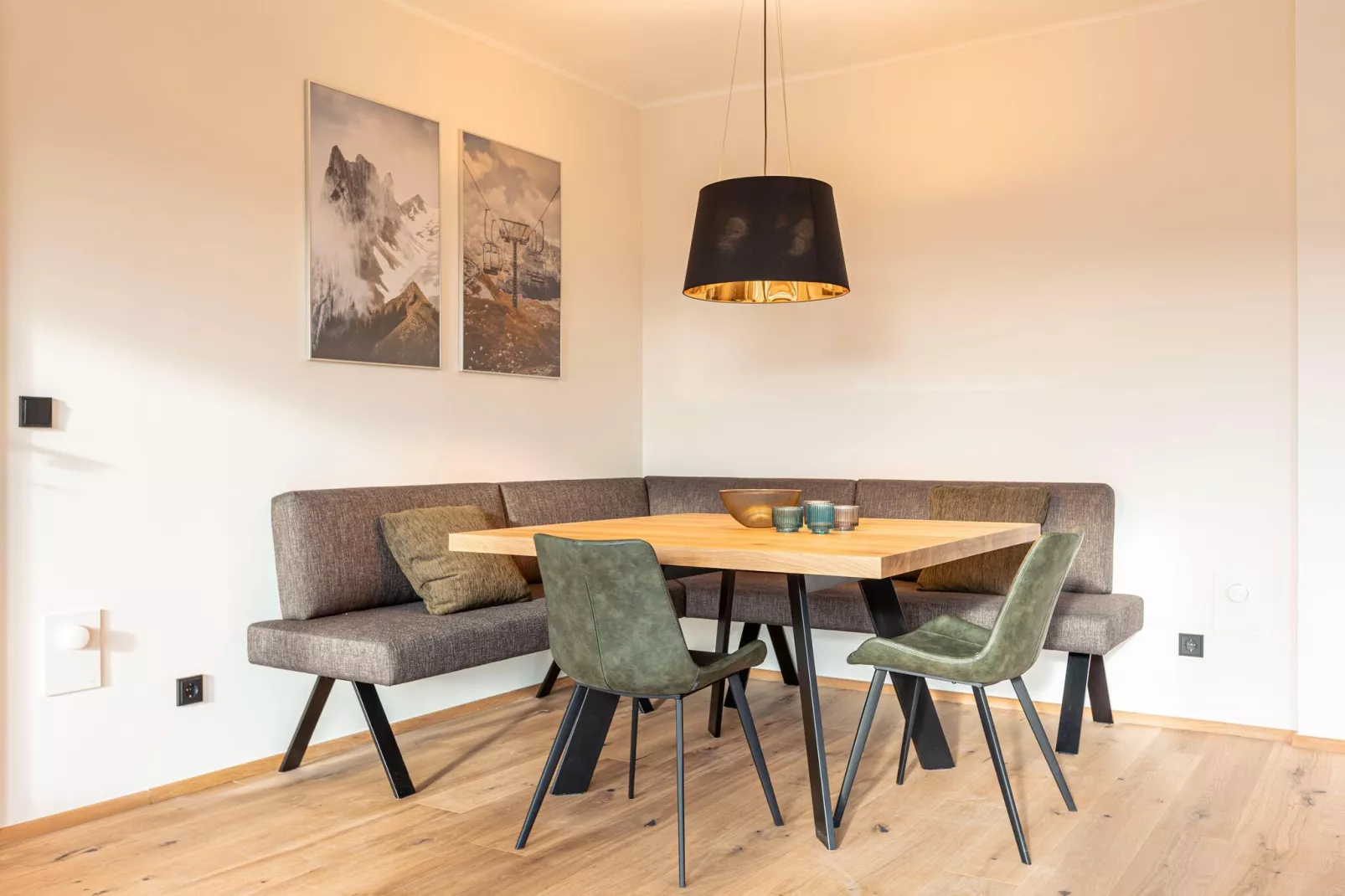 Hideaway Dachstein West 1-Dining room