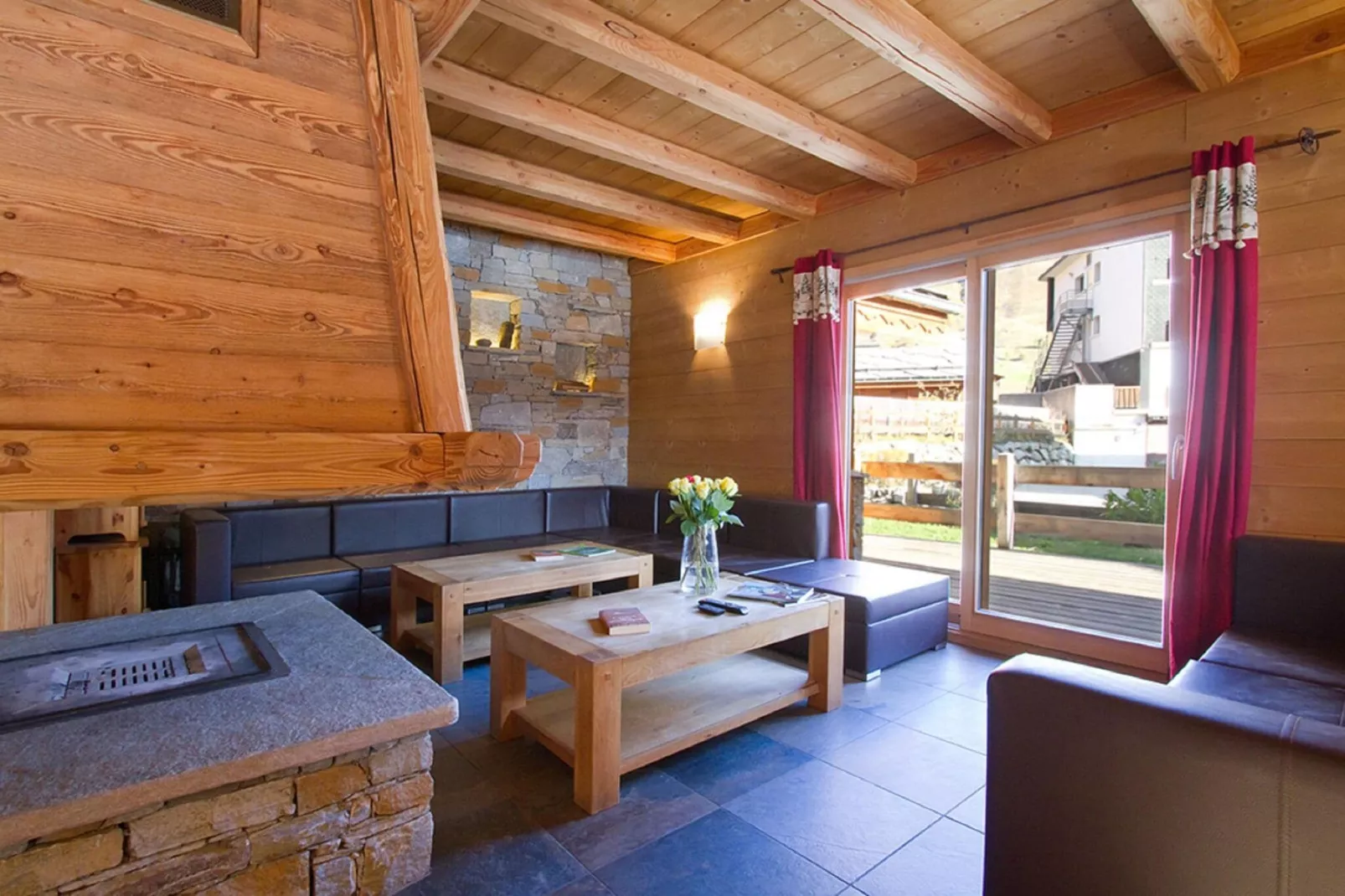 Chalet Le Prestige Lodge-Living room