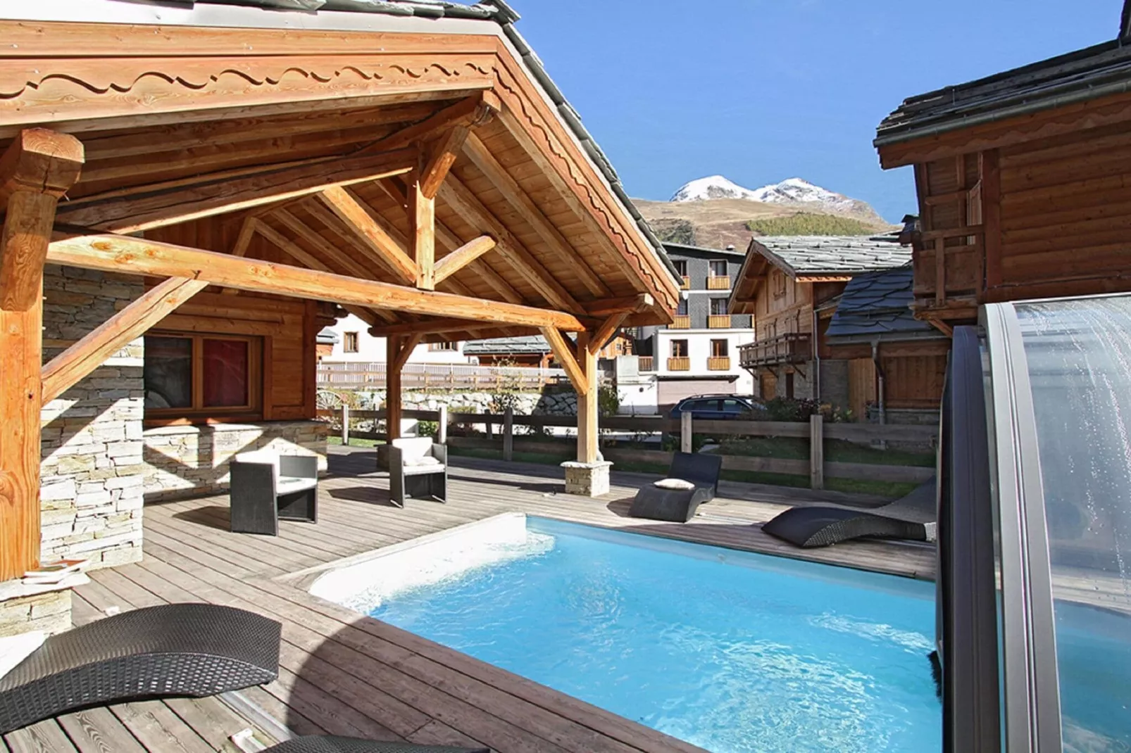 Chalet Le Prestige Lodge-Exterior summer