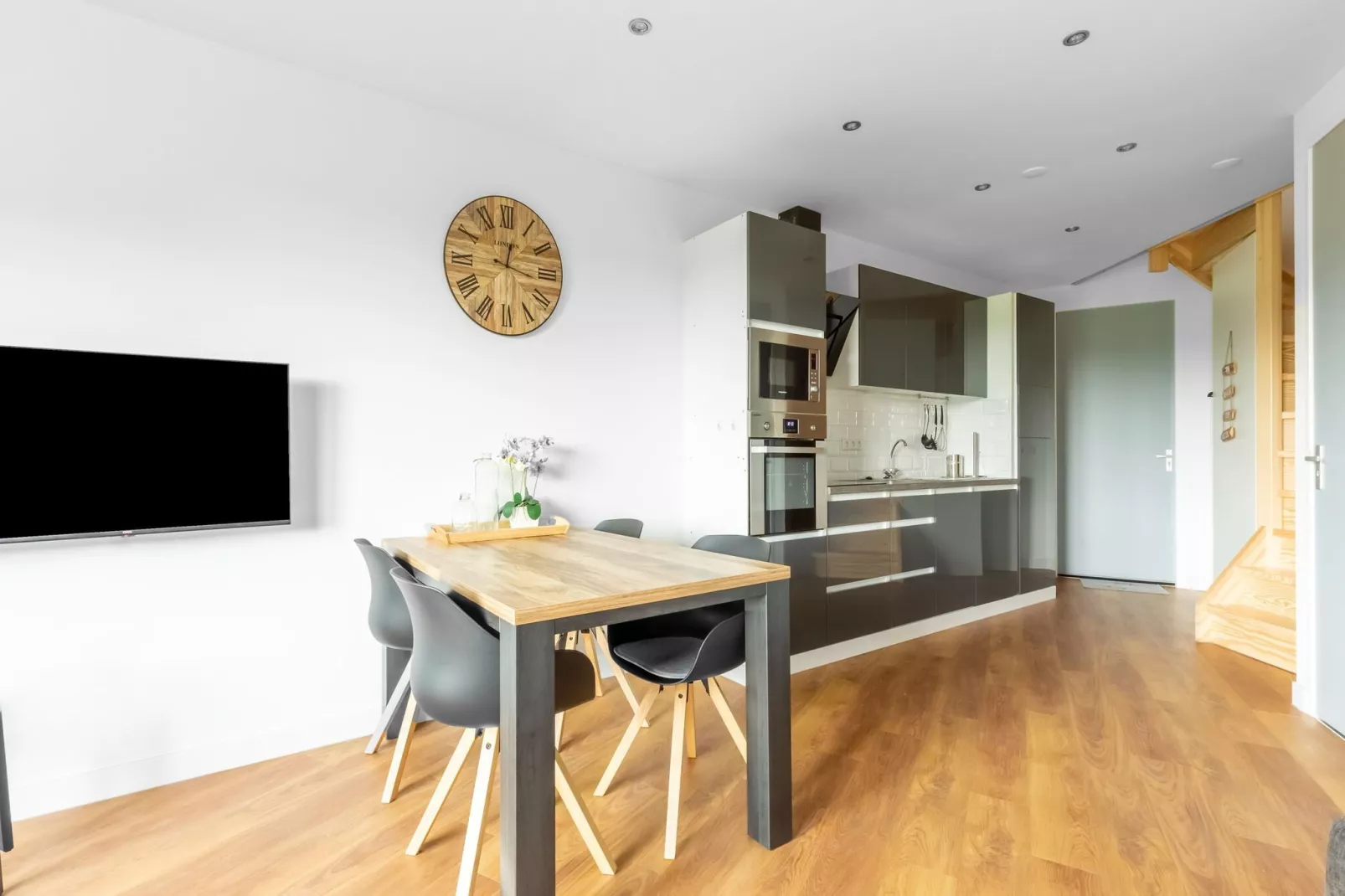 NR 3-Dining room