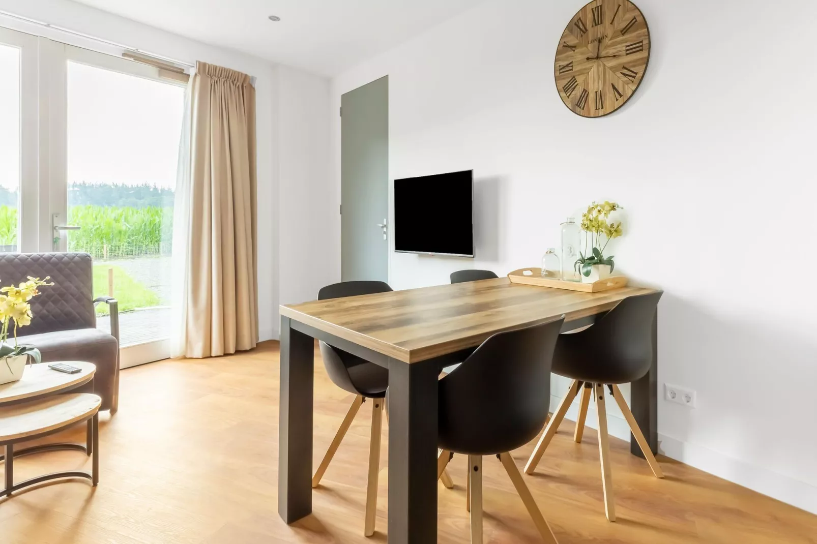 NR 3-Dining room