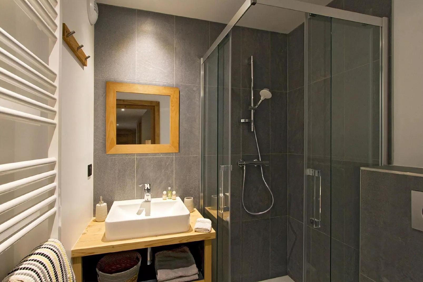 Chalet Le Chambertin Lodge-Badezimmer