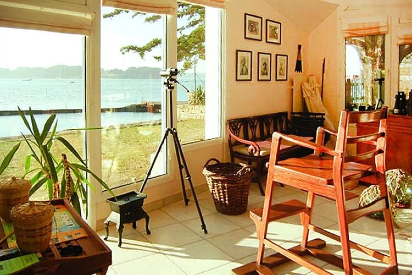 Holiday home sea front with amazing view Larmor-Baden-Living room