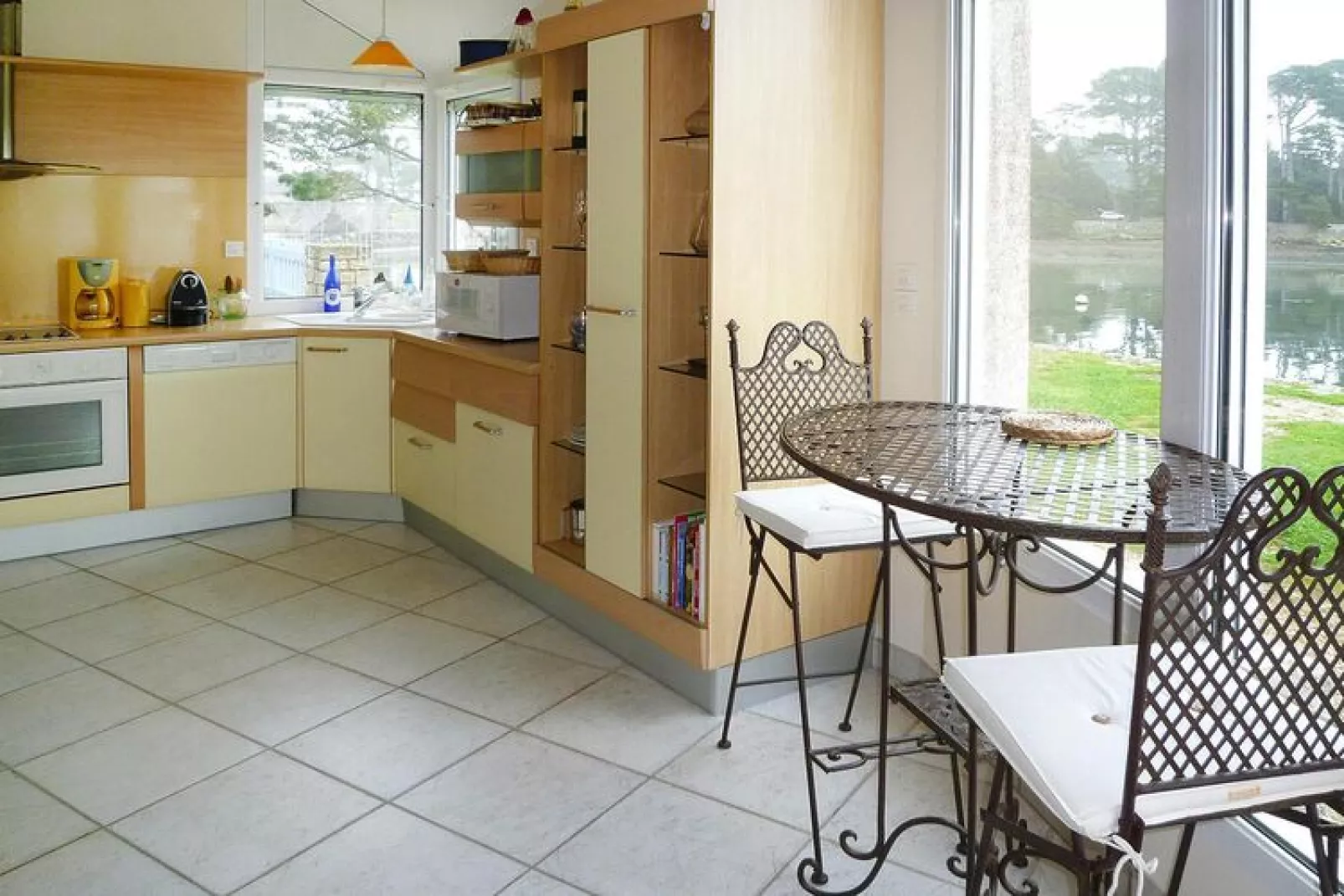 Holiday home sea front with amazing view Larmor-Baden-Kitchen