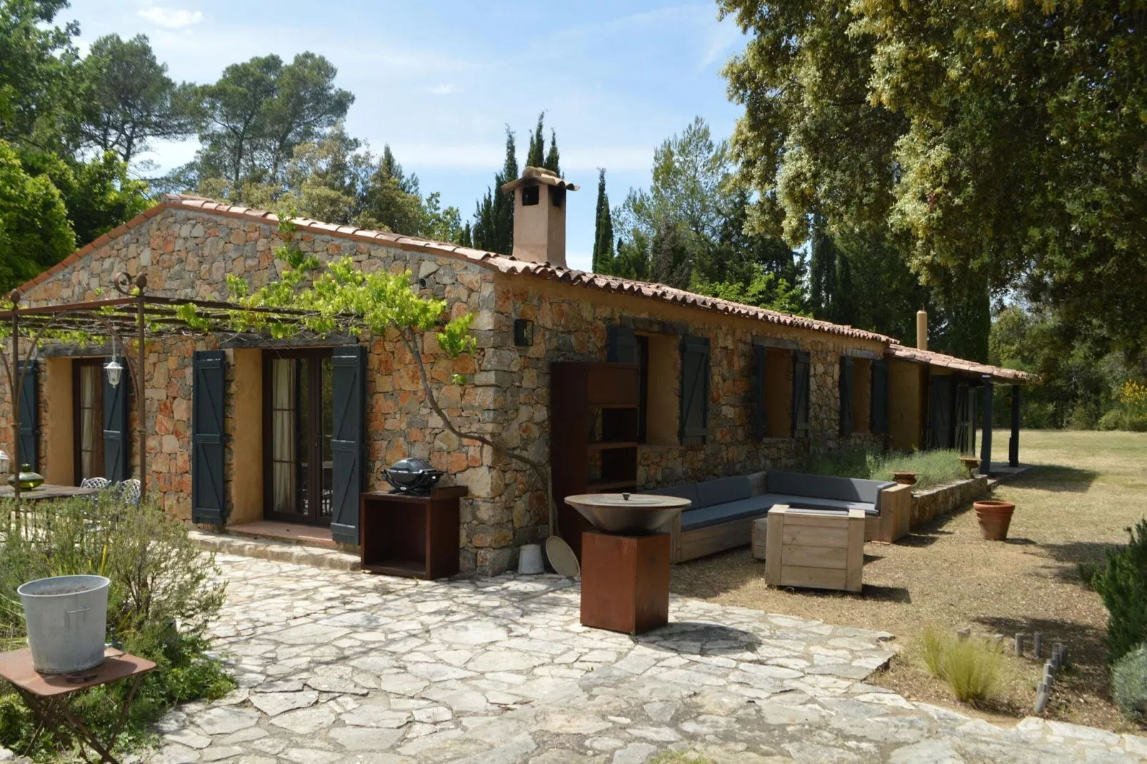 Villa La Bastidane-Exterior summer