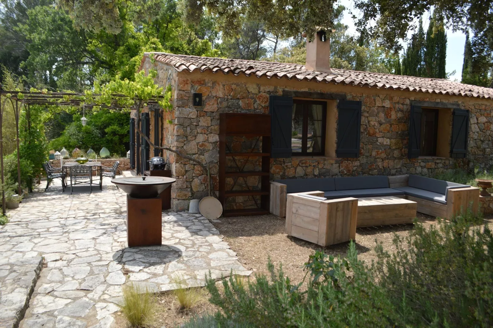 Villa La Bastidane-Exterior summer