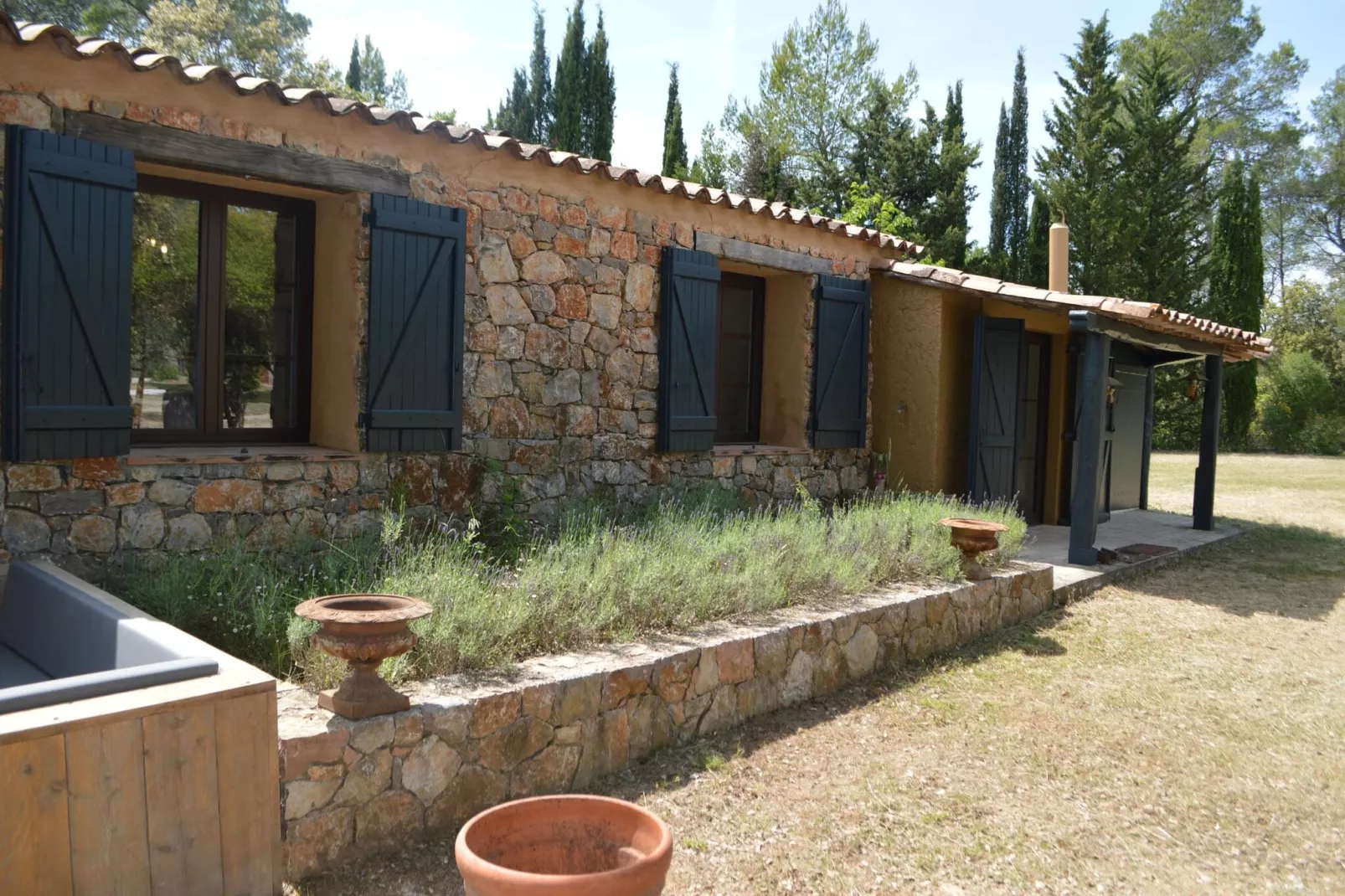 Villa La Bastidane-Exterior summer