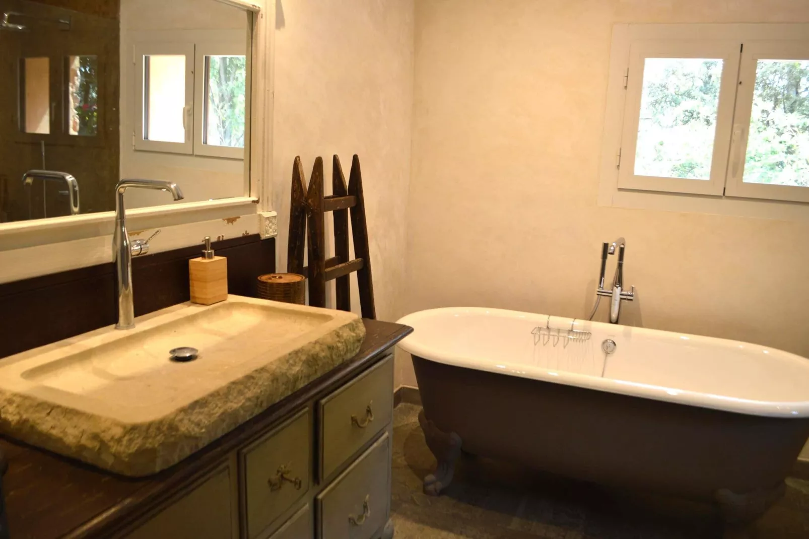 Villa La Bastidane-Bathroom