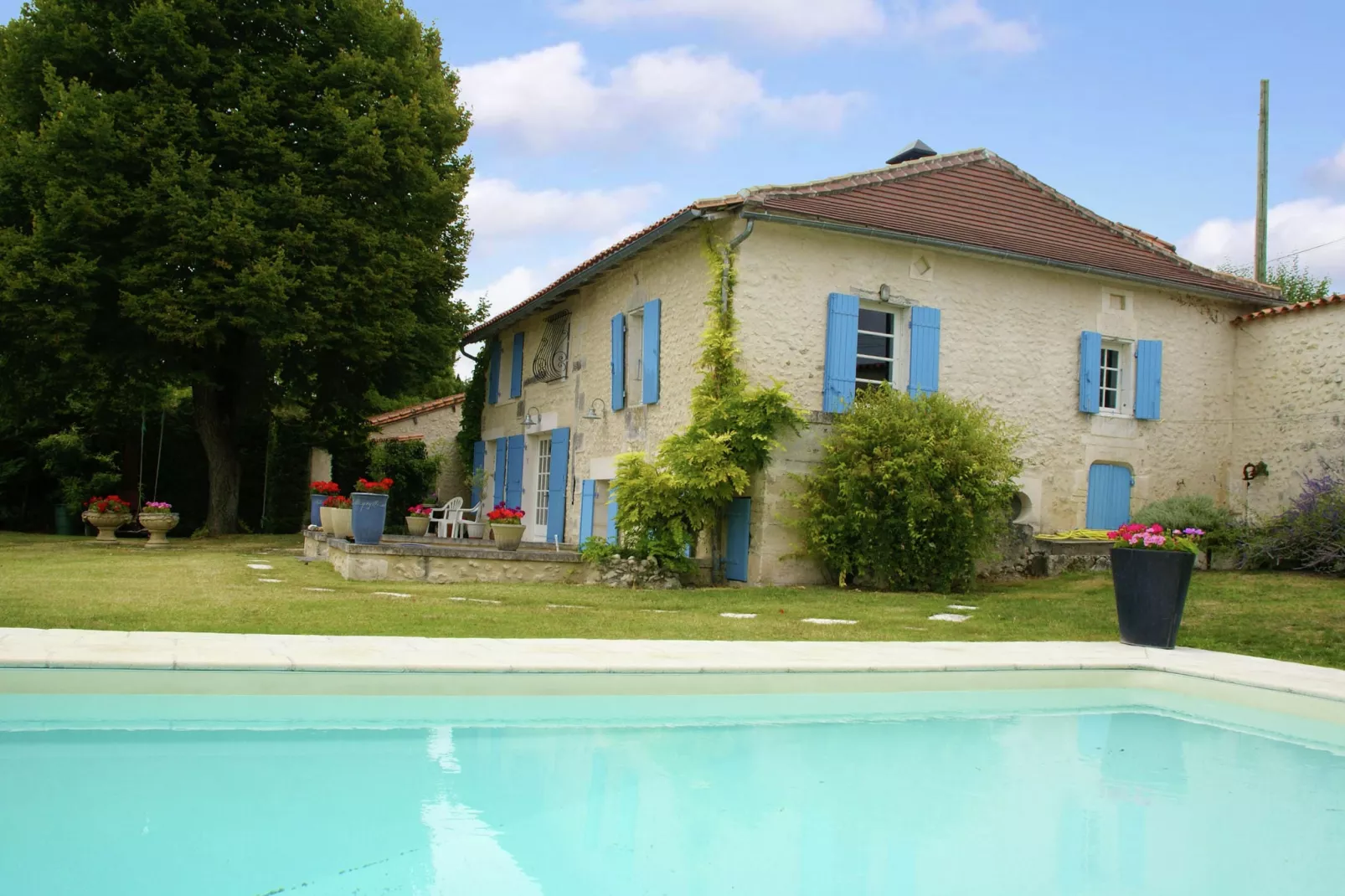 Maison de vacances Lusignac zonder gastverblijf-Exterior summer