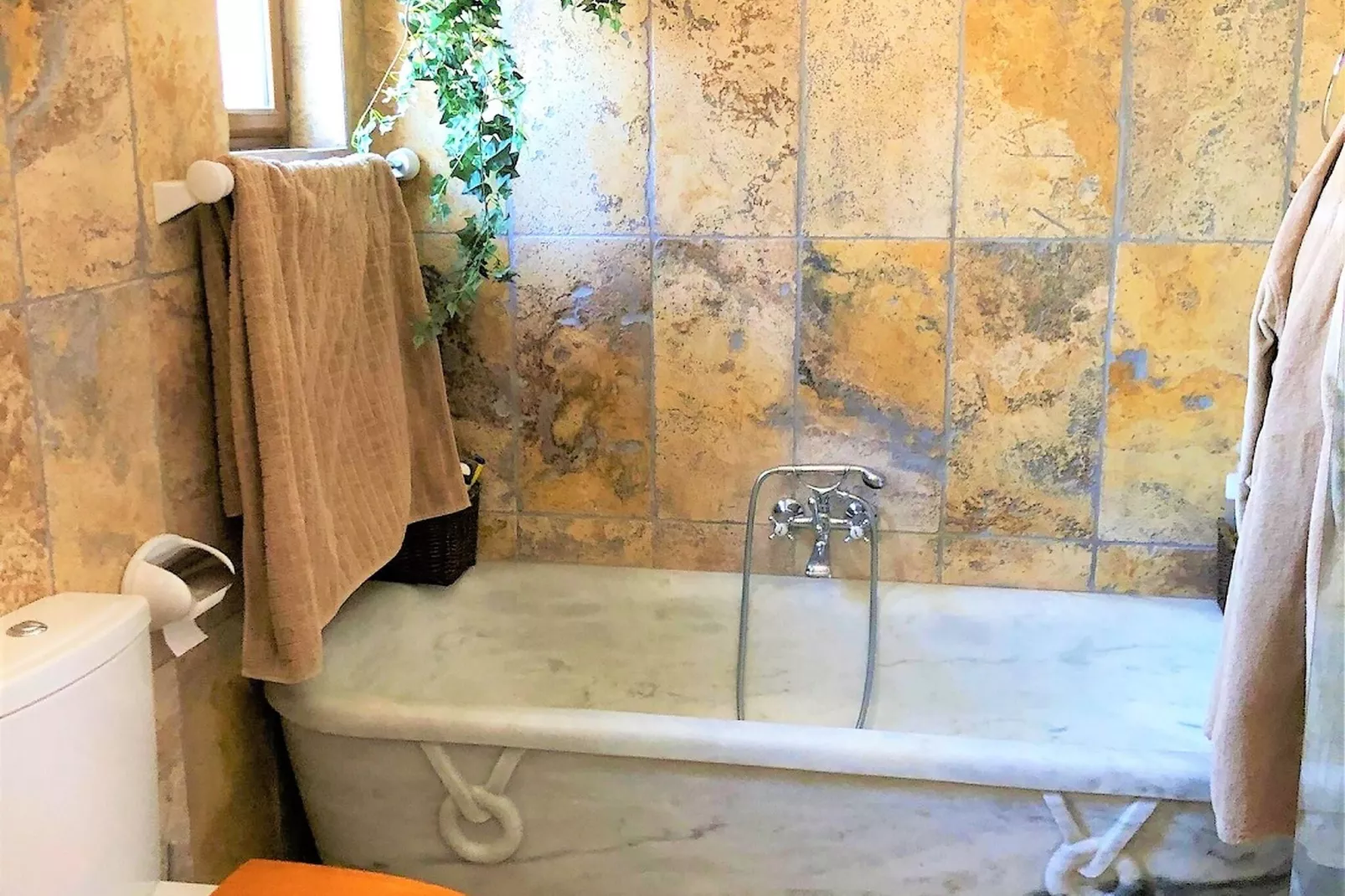 Ballamory-Bathroom