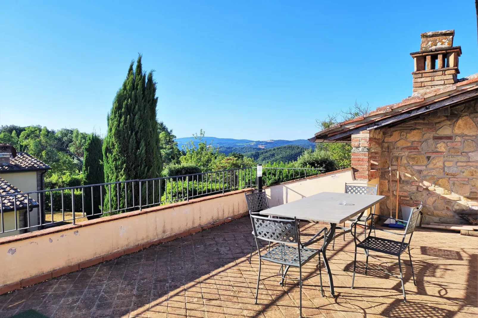 Biancospino-Terrace balcony