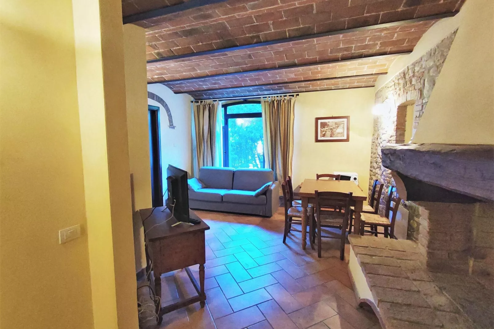Castagno-Living room