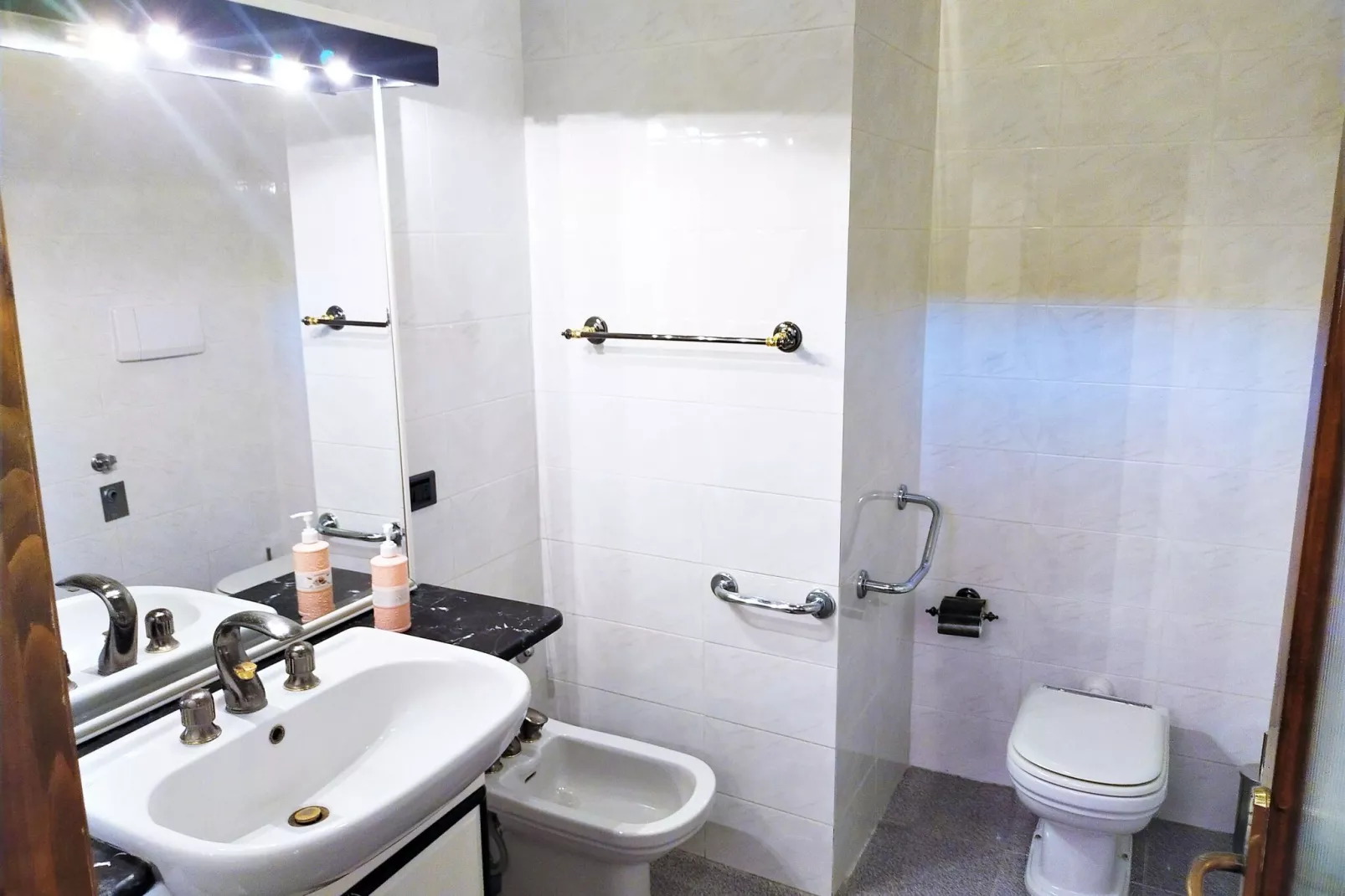 Duca-Bathroom