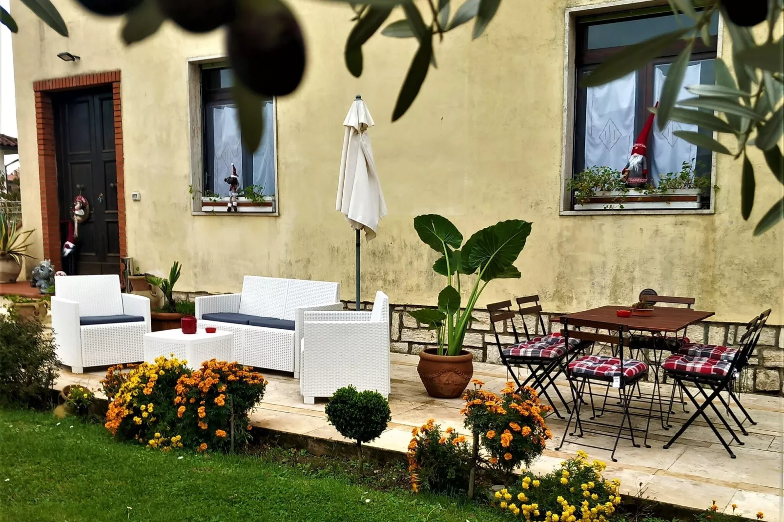 Green Eden-Terrace balcony
