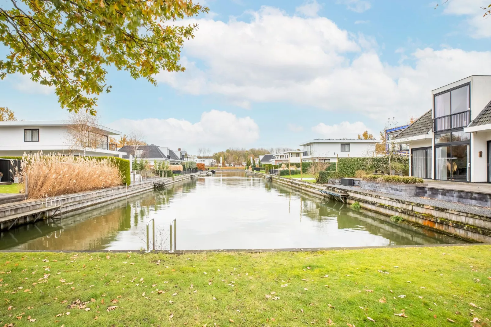 Villa Luxury Harderwijk 243-Areas summer 1km