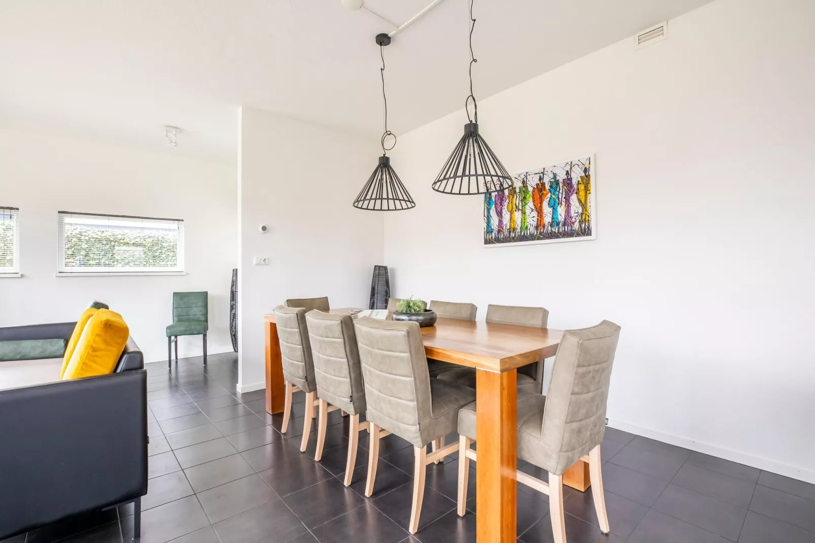 Villa Black & White Harderwijk 209-Dining room