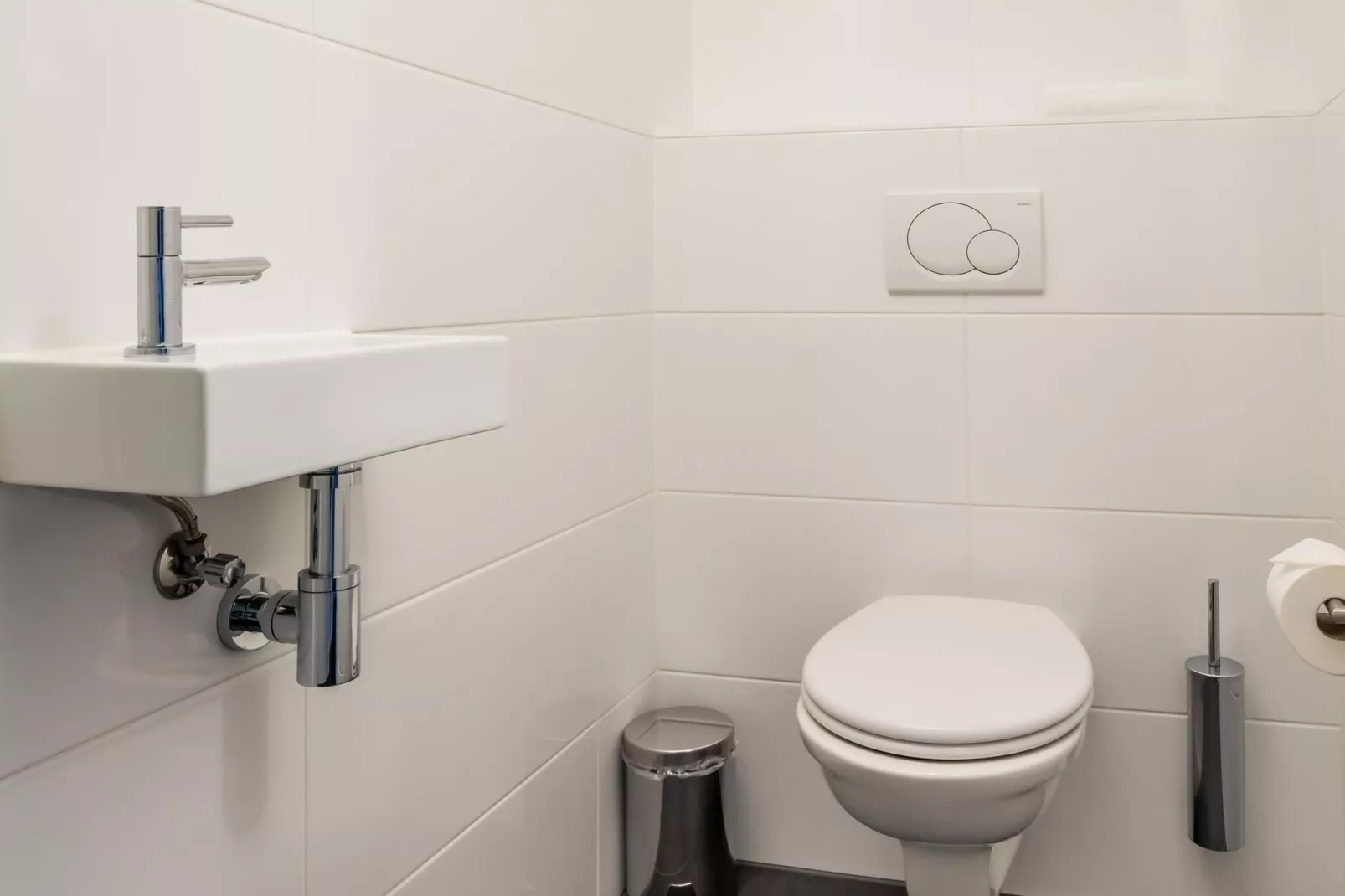 Villa Black & White Harderwijk 209-Bathroom