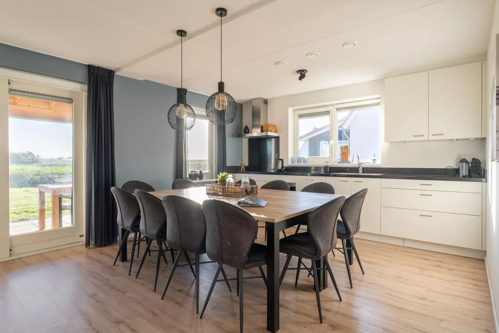 De Roodborst Huis Nr 31-Dining room
