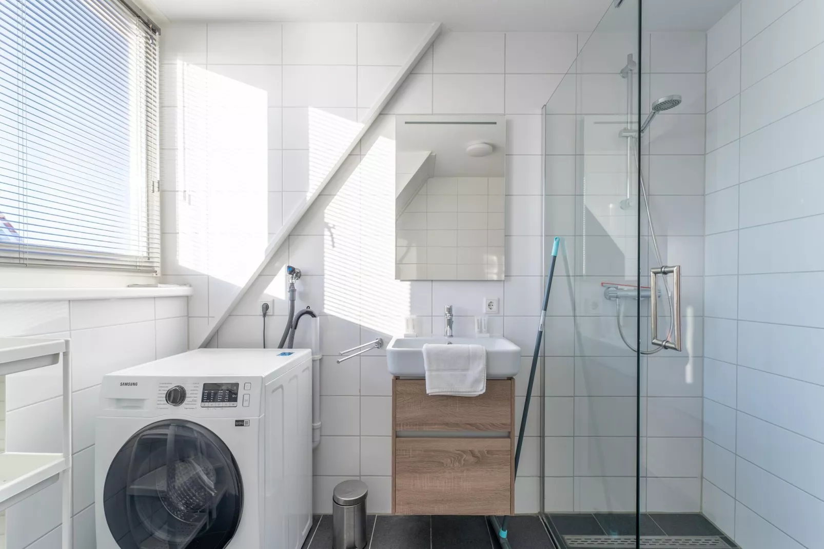 De Roodborst Huis Nr 31-Bathroom