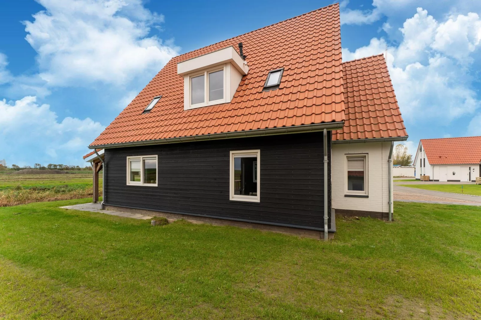 De Pimpelmees Huis Nr 52-Exterior summer