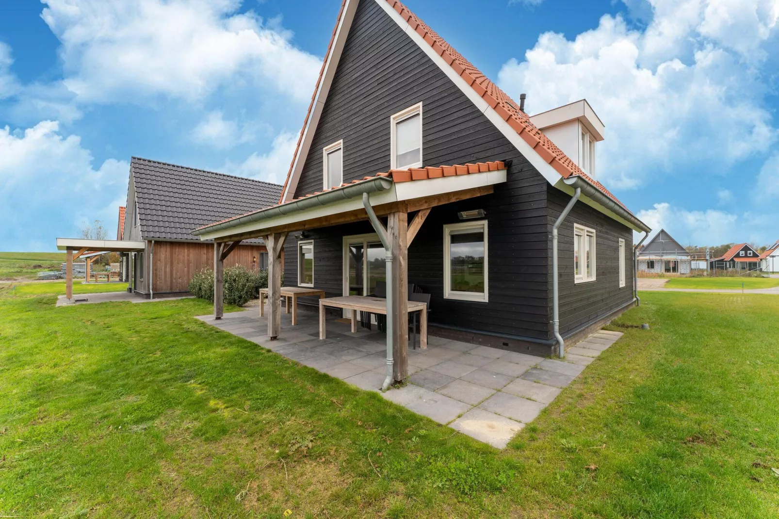 De Pimpelmees Huis Nr 52-Exterior summer
