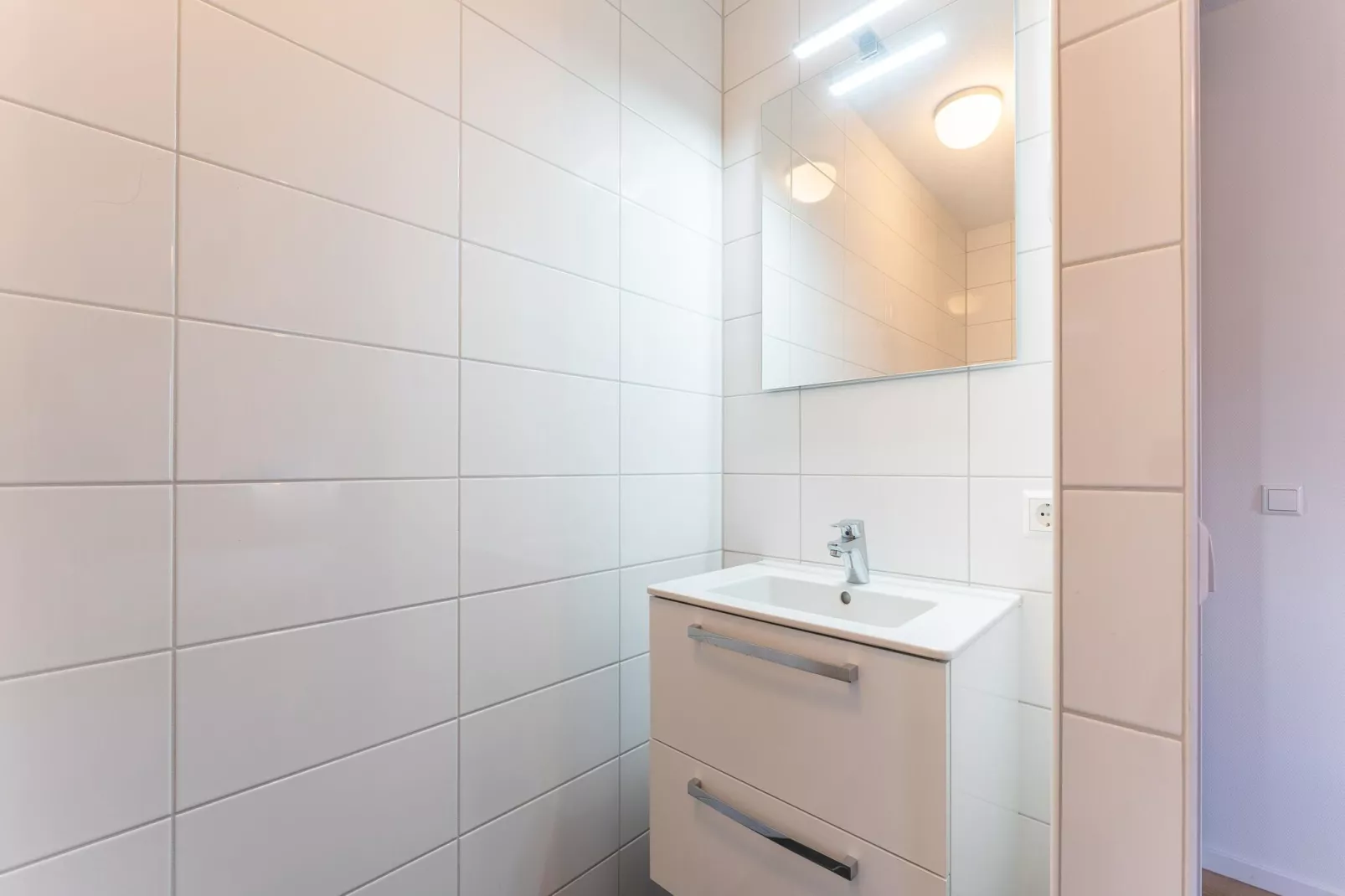 De Pimpelmees Huis Nr 52-Bathroom