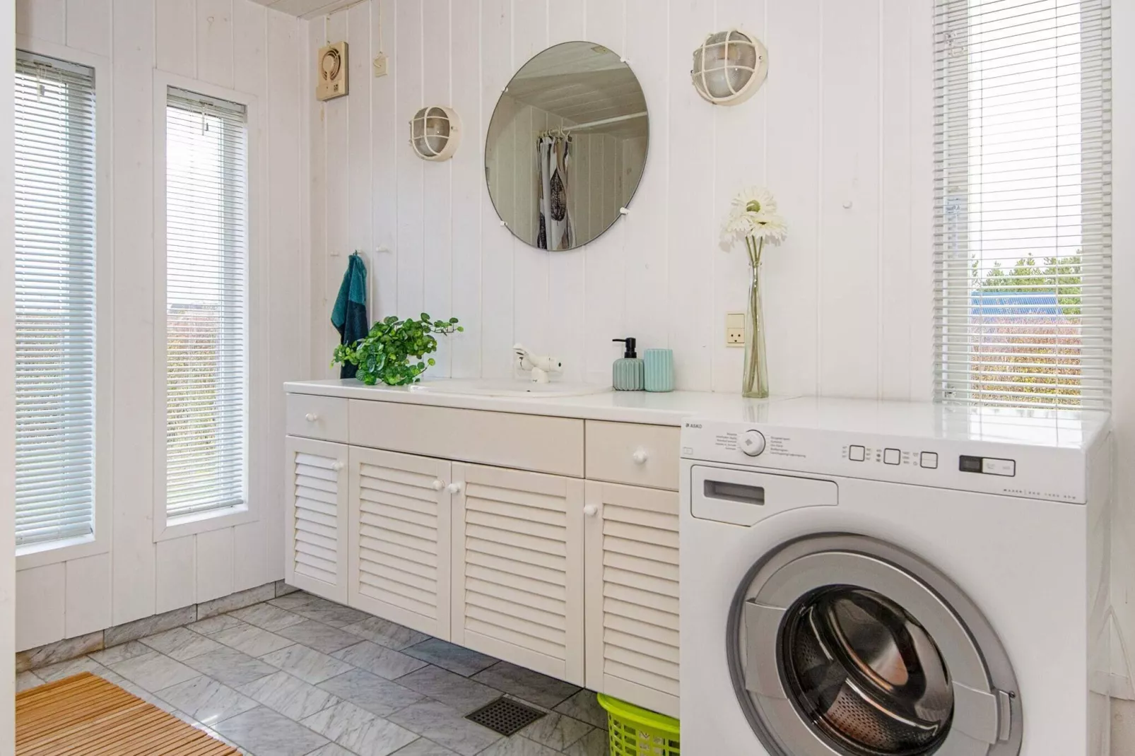6 person holiday home in Glesborg-Indoor