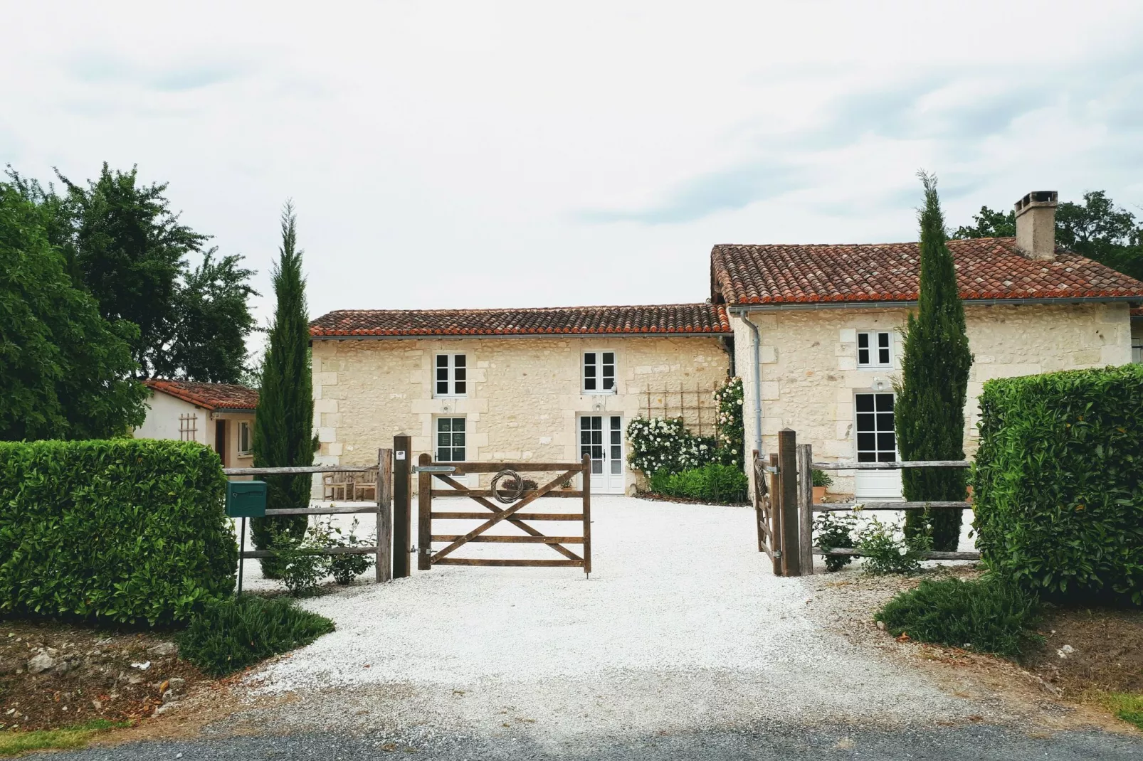 Maison de vacances Verteillac-Exterior summer