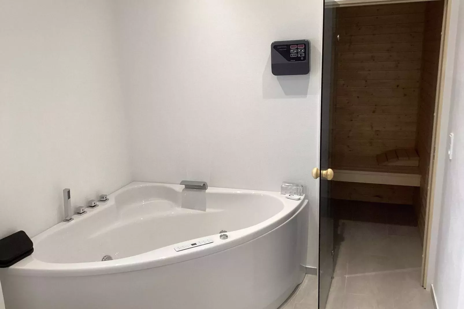 10 person holiday home in Sjølund-By Traum-Spa