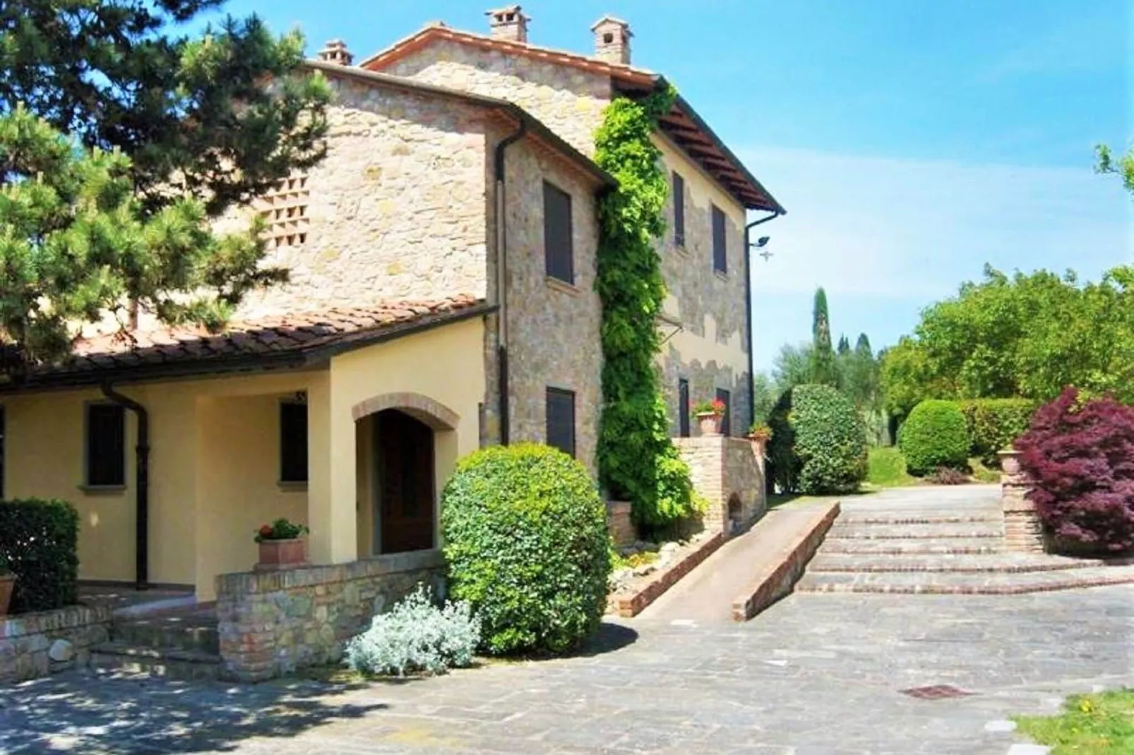 Abete-Exterior summer