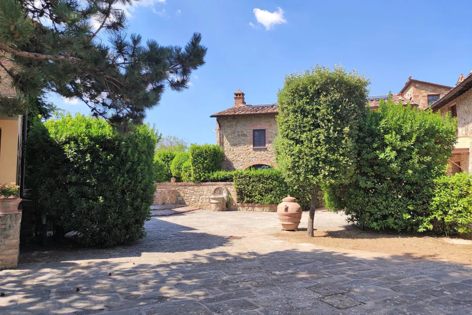 Abete-Exterior summer