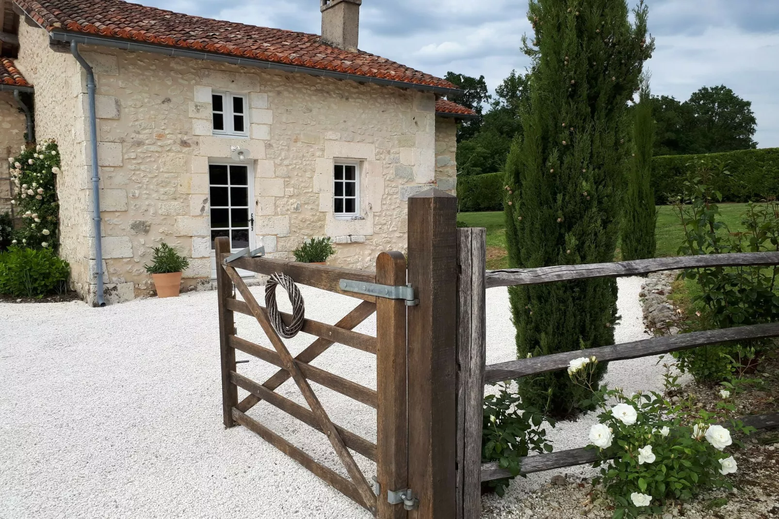 Maison de vacances Verteillac-Exterior summer
