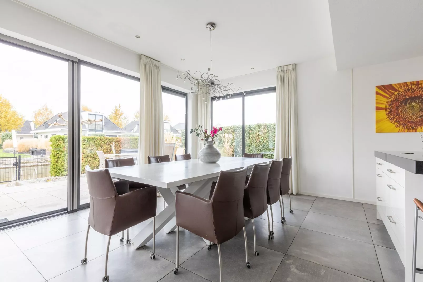 Villa Sunshine Harderwijk 234-Dining room