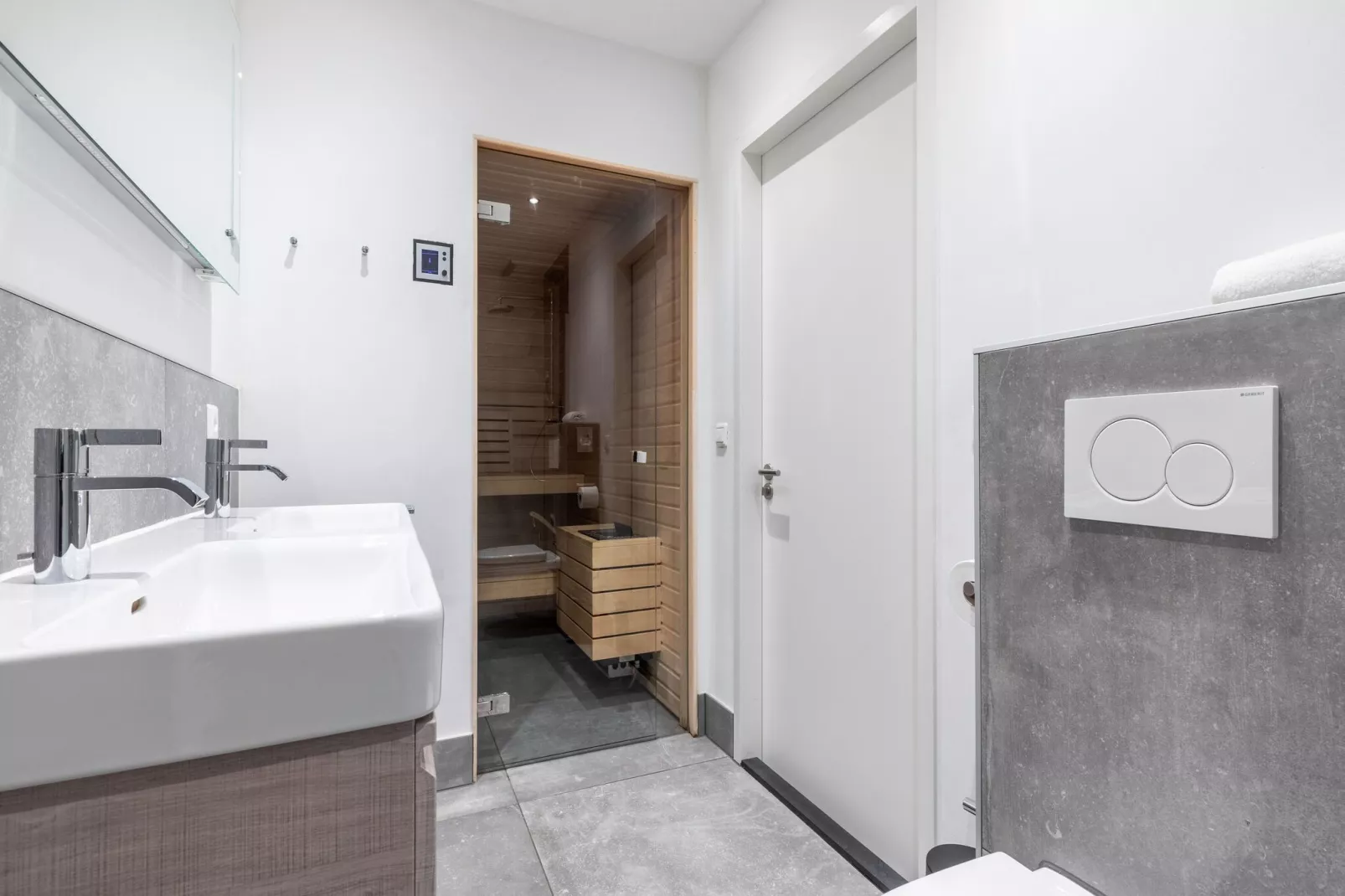 Villa Sunshine Harderwijk 234-Bathroom