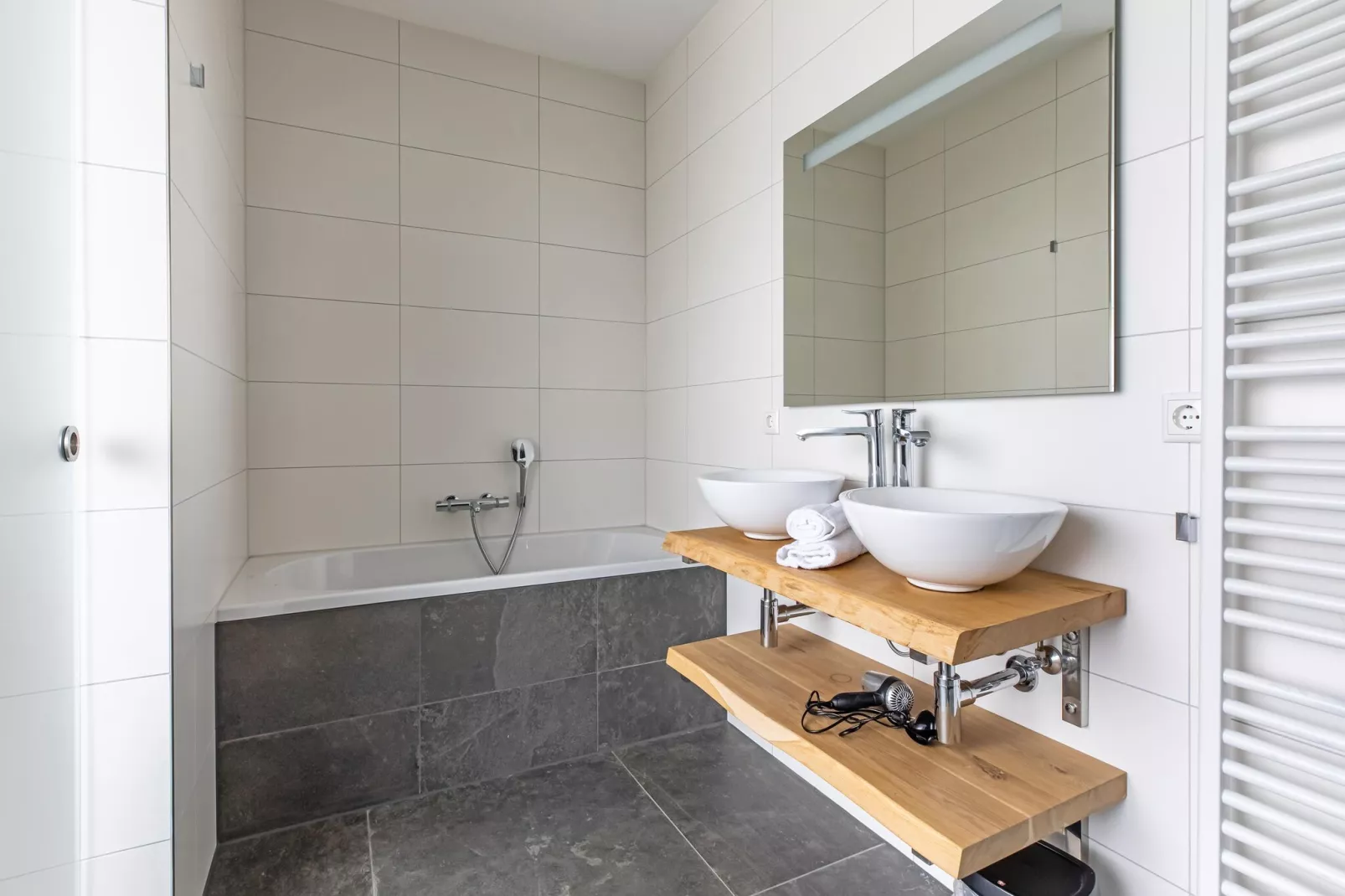 Villa Oase Harderwijk 392-Bathroom