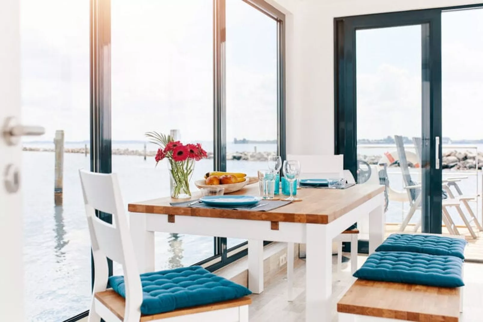 Floating 44 - LP 6 / 1-2 Personen-Esszimmer