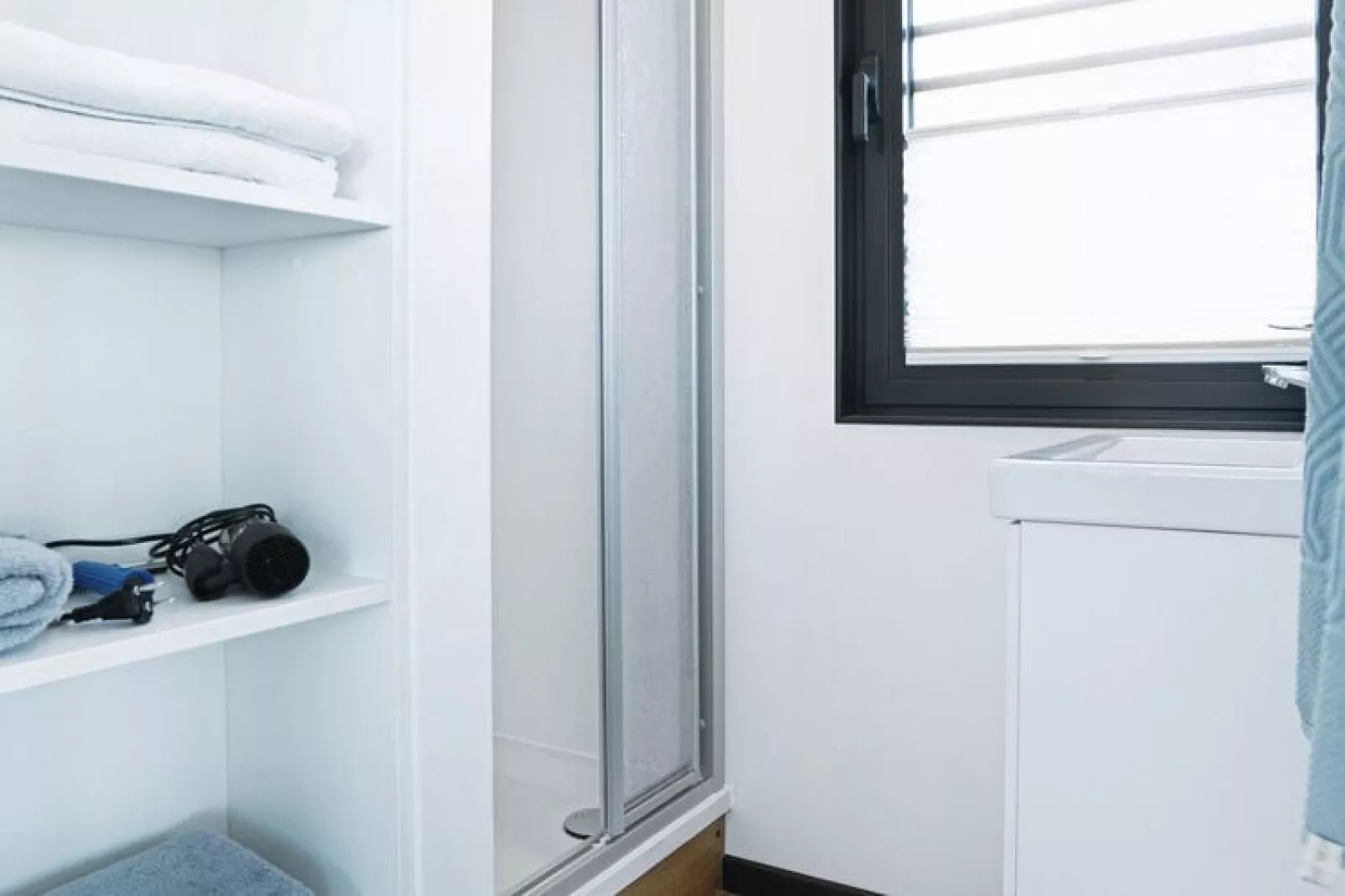 Floating 44 - LP 6 / 4 Personen-Salle de bain