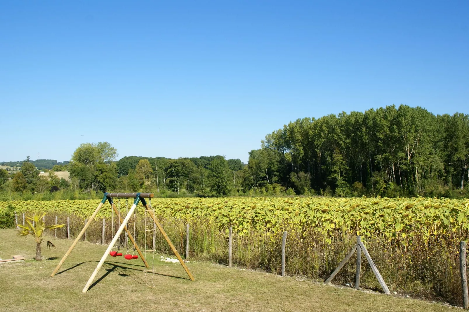 Maison de vacances Verteillac-Gardens summer