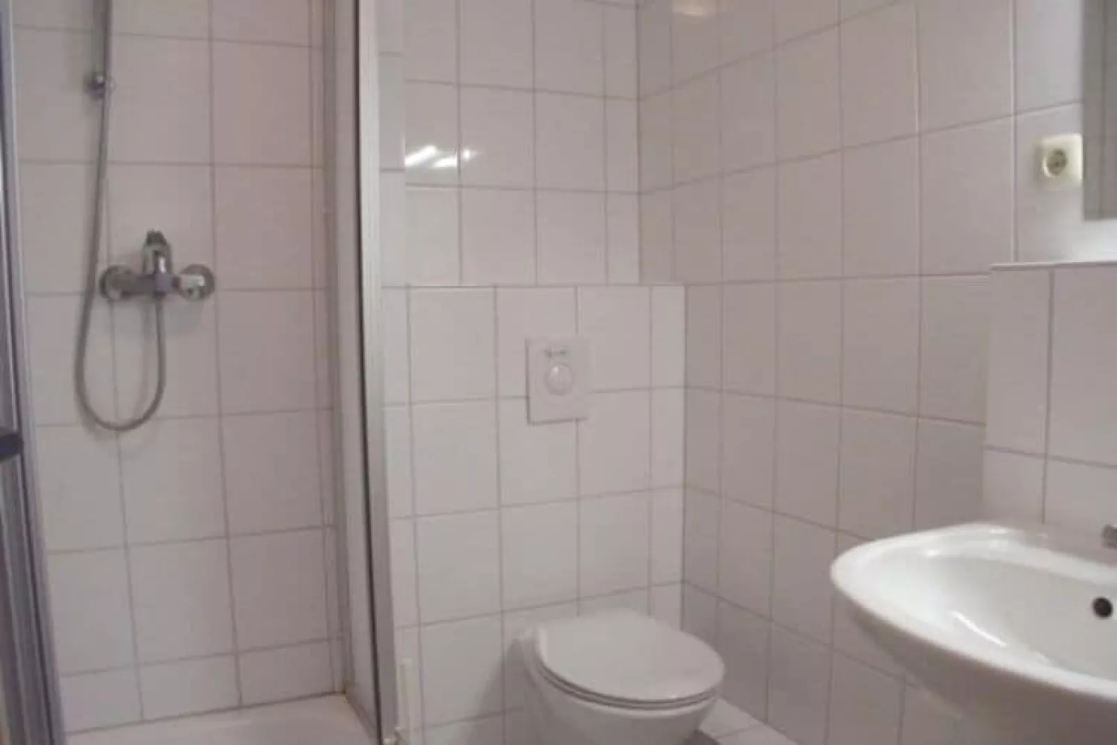 Studio 38 qm A 5 1OG-Bathroom