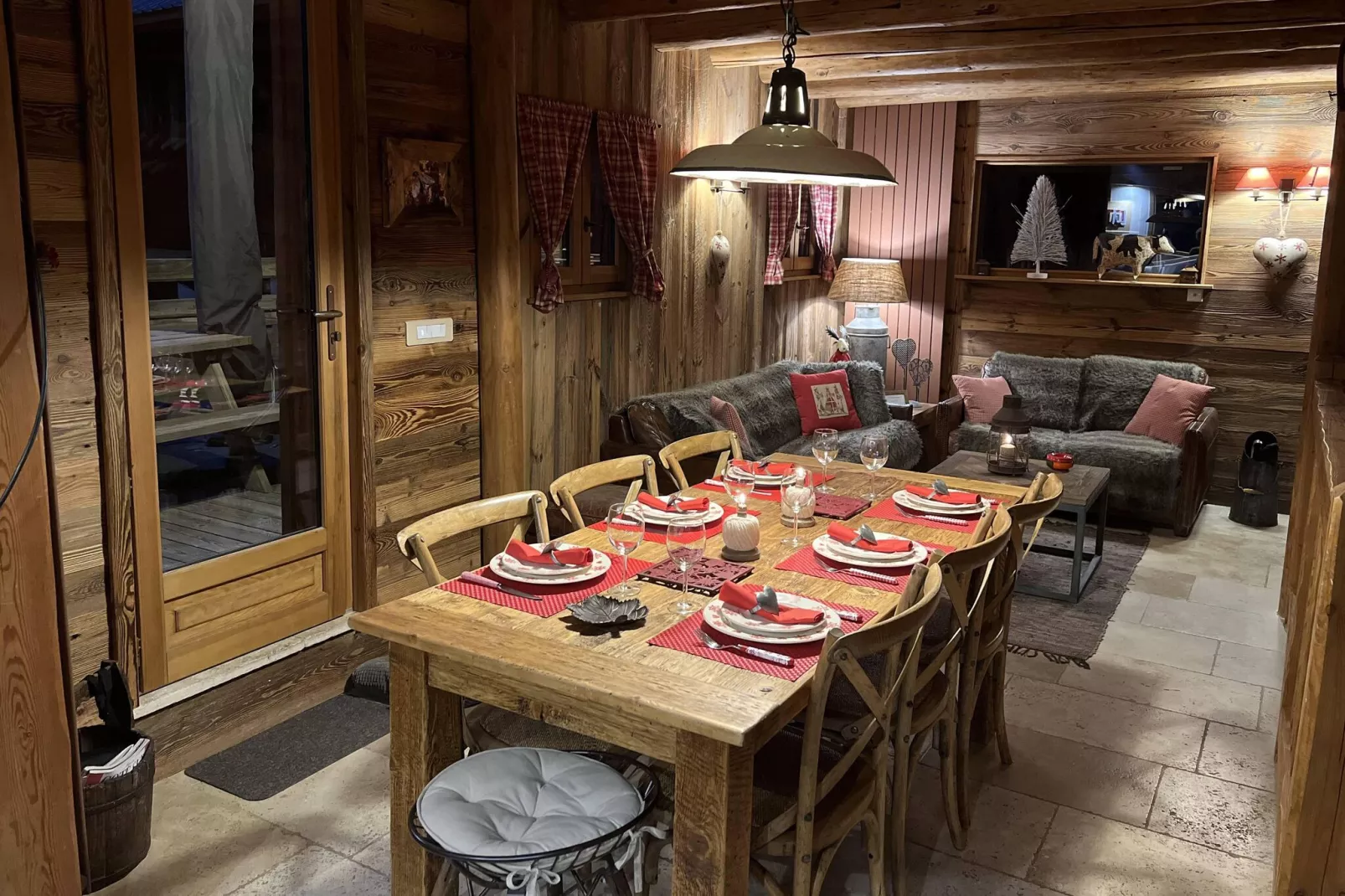 Chalet Les Alpages-Esszimmer