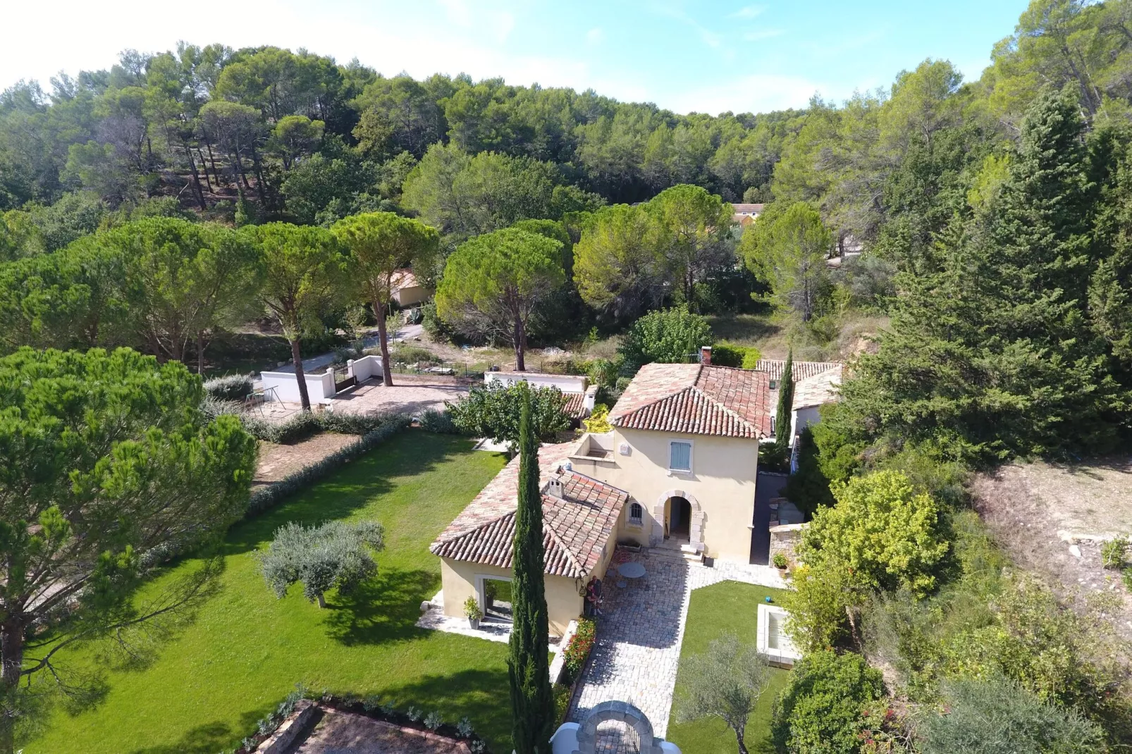 Villa Casaou-Exterior summer
