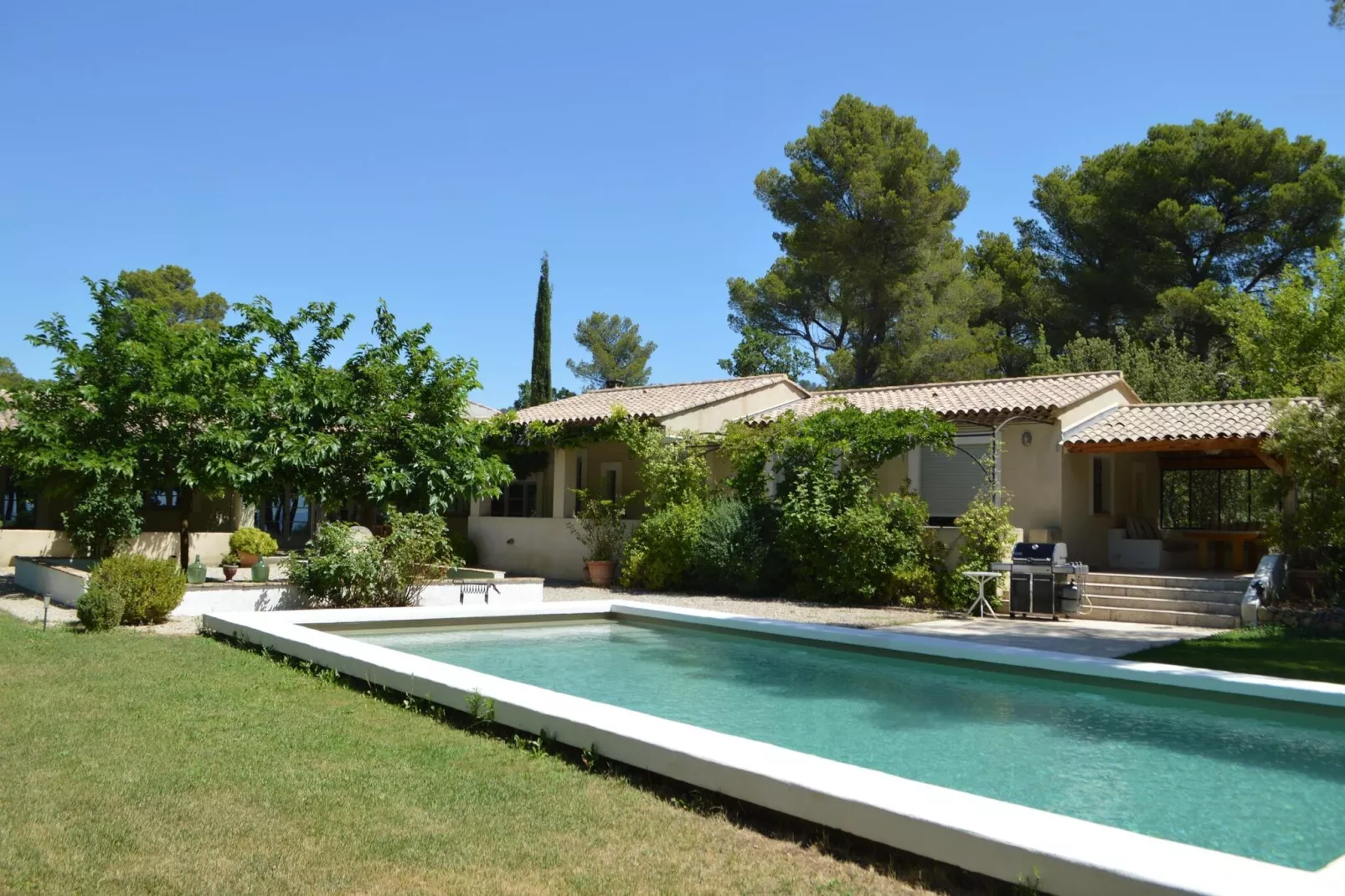 Clos de la colle-Pool