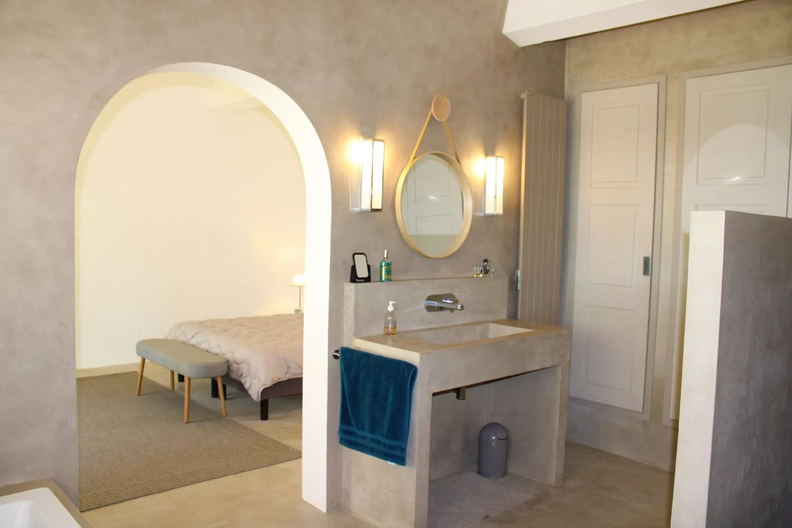 Clos de la colle-Bathroom