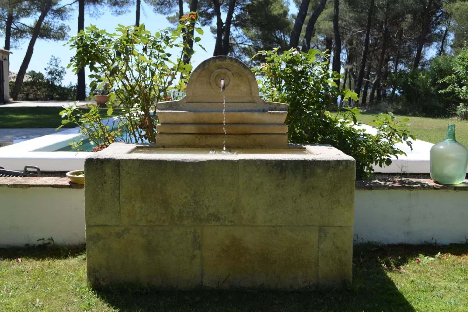 Clos de la colle-Gardens summer