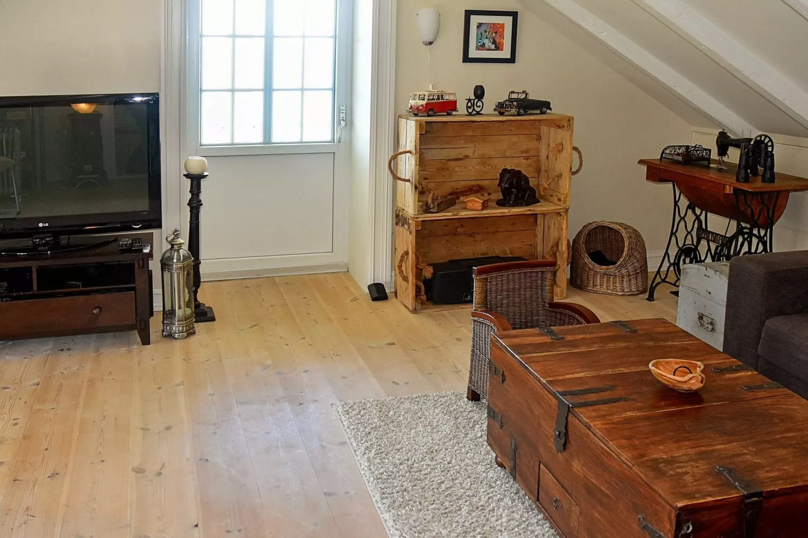 59937 HAUGEN-Indoor