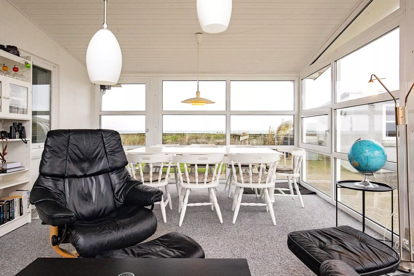 Panoramic Waterside Retreat-By Traum-Indoor