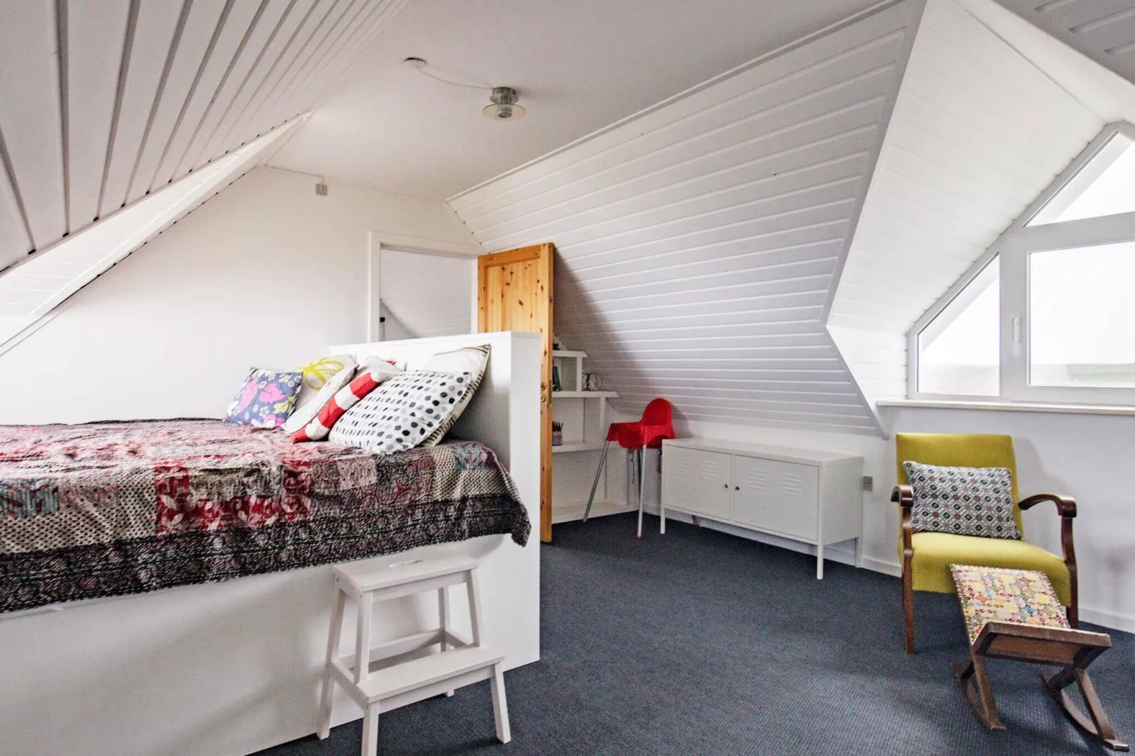 Panoramic Waterside Retreat-By Traum-Indoor